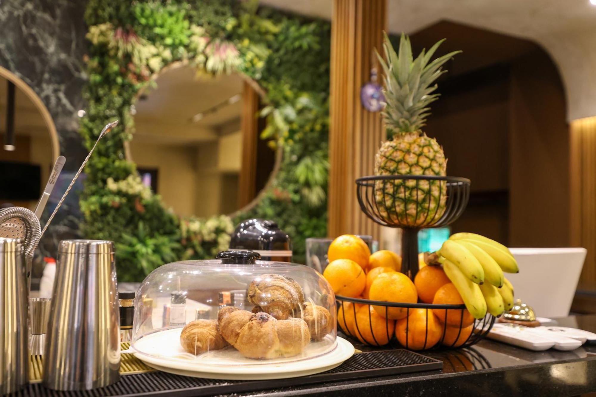 Garden Boutique Hotel Tirana Exterior foto